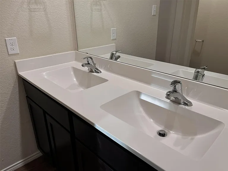 312 Comal Dr — Photo 27