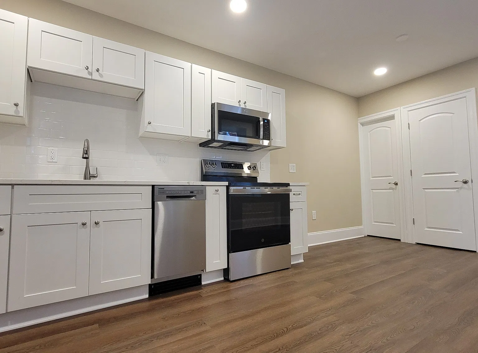 2 bed, 1500 sqft, $1,995 — Photo 2