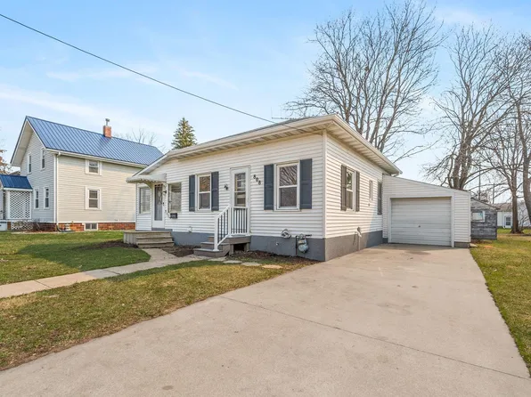808 2nd St NW, Waverly, IA 50677