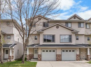 33 W Country Hills Cv NW, Calgary, AB T3K5G7