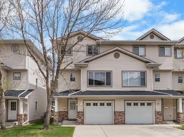 33 W Country Hills Cv NW, Calgary, AB T3K 5G7