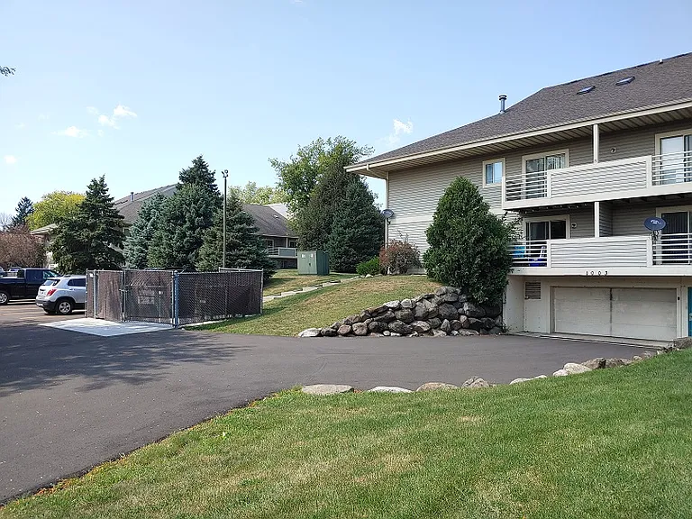 Woodfield Apartments — Photo 18