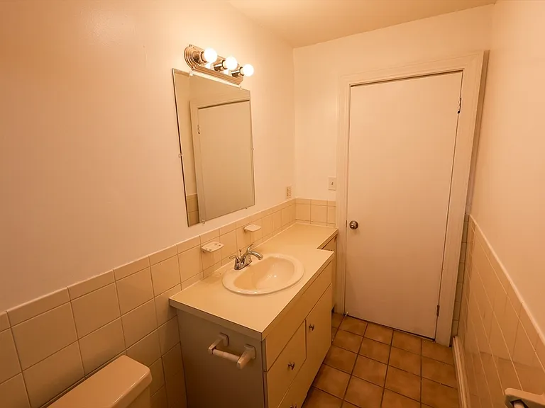 60 Essex St #2 — Photo 14