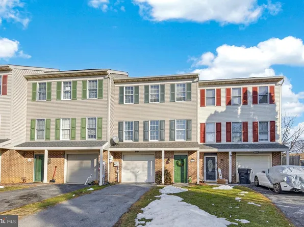 129 Townhouse Ln, Lancaster, PA 17603