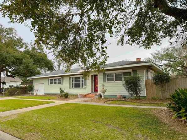 300 7th St, Morgan City, LA 70380