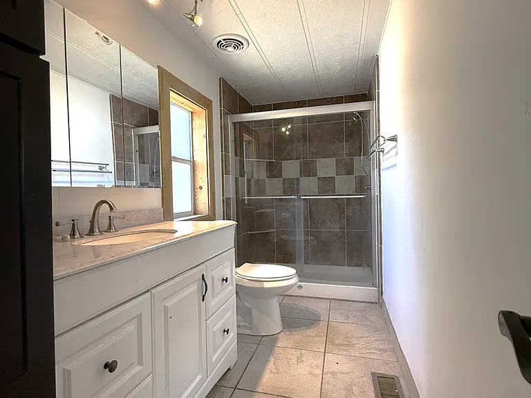 10 W Willow Ln — Photo 11