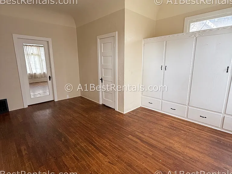 107 Hackberry Ave — Photo 6