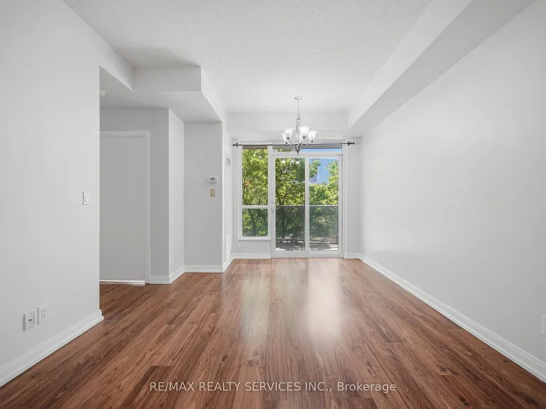 151 Village Green Sq #206 — Photo 18