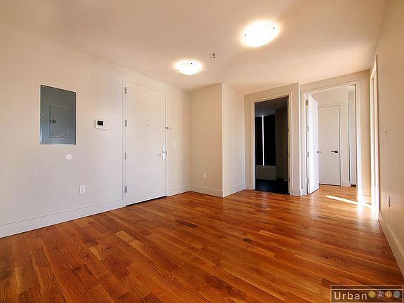 5th image of 882 Dekalb Ave #704
