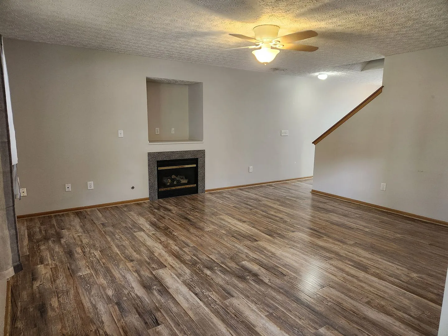 Coming Soon! 3 BR/2BA | Newly Renovated Single Family Home | 1-Car Garage Parking |In Columbus! — Photo 4