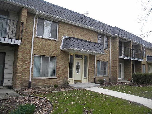 1st image of 814 Sandra Dr APT 4B