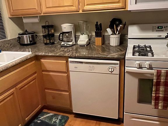 5th image of 41935 Switzerland Dr APT 13