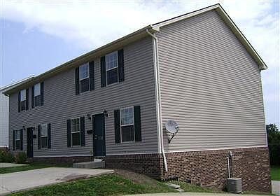 2nd image of 332 E Oak St