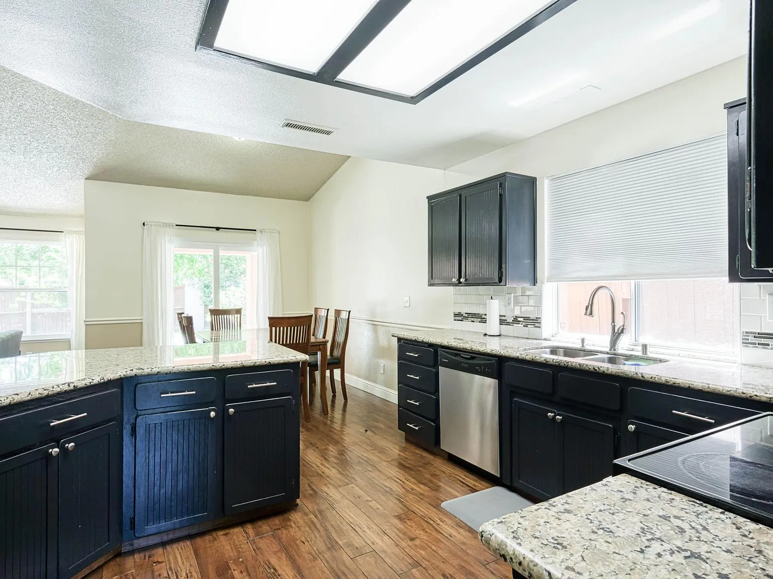 6624 N Wheeler Ave — Photo 3