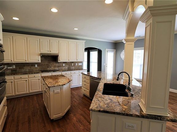 4th image of 4437 W Pleasant Dr