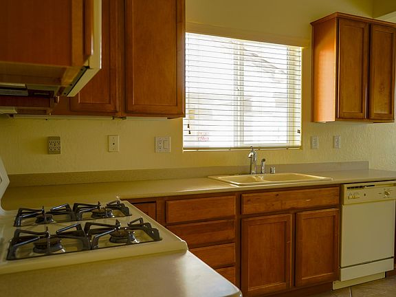 5th image of 2912 Ground Robin Dr
