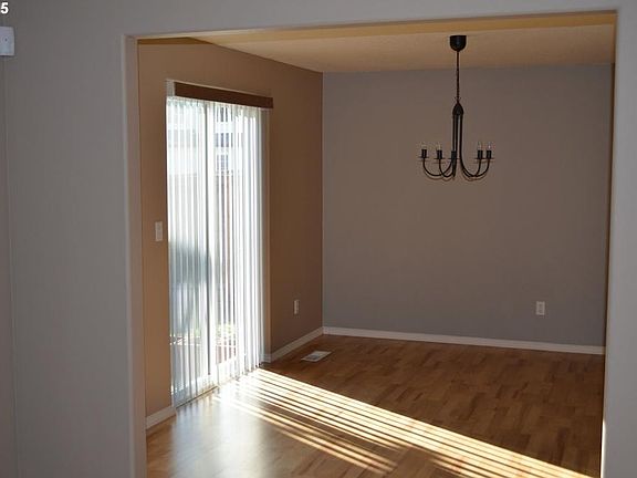 2nd image of 16405 NE 70th Cir