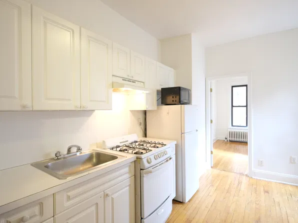 237 West 20th Street image 1 of 6