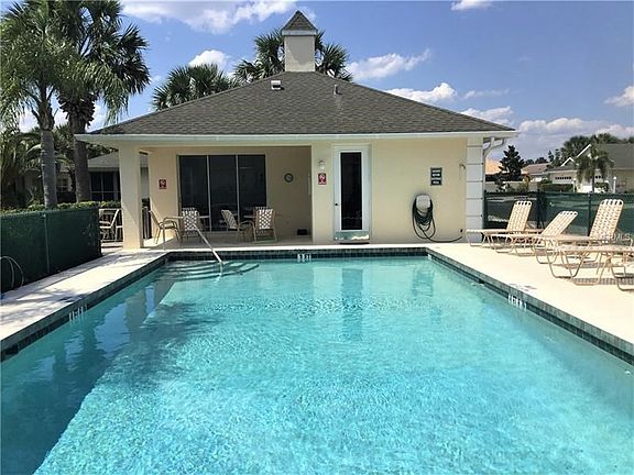 Fountain View Club House and Pool