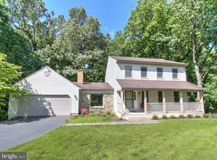 12231 Ox Hill Rd, Fairfax, VA 22033