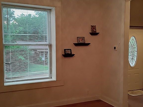 2nd image of 7570 Woodland Ave