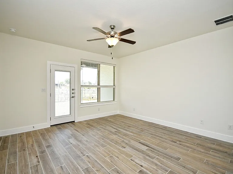 408 Parkline Dr — Photo 15