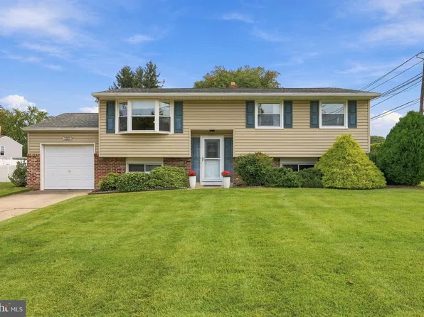 120 Woodview Ln, Cinnaminson, NJ 08077