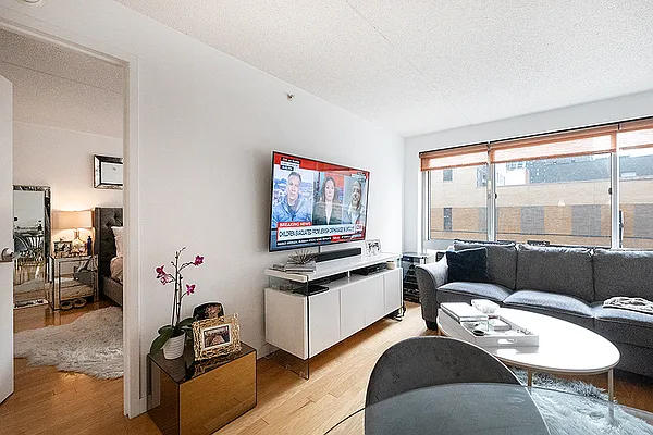 Sold by FirstService Realty (legacy) | media 3