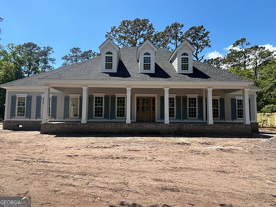 1st image of 119 Hampton Point Dr