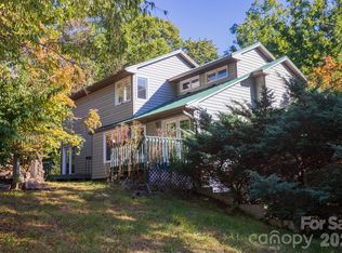 79 Pine Cone Dr, Asheville City, NC 28805
