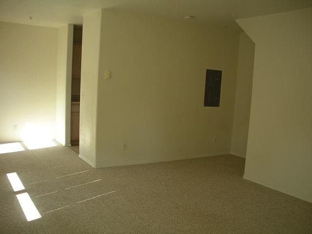 2nd image of 50 Ball Ln #19