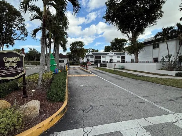 18875 NW 62nd Ave, Hialeah, FL