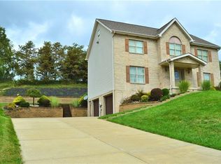 961 Douglas Dr, Pittsburgh, PA 15239
