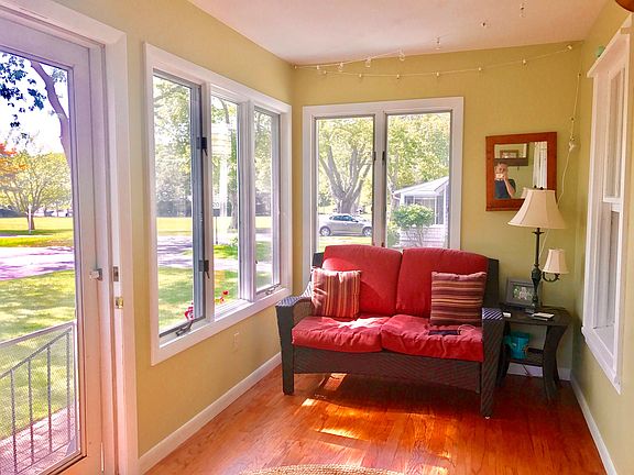 Front door / Sunroom