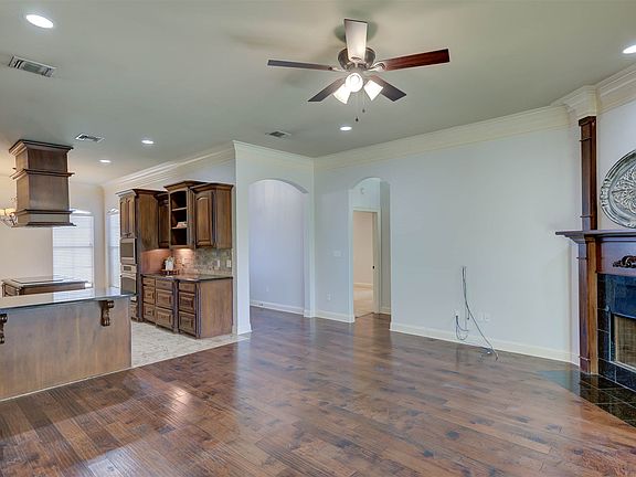 3rd image of 5347 Barberry Ln