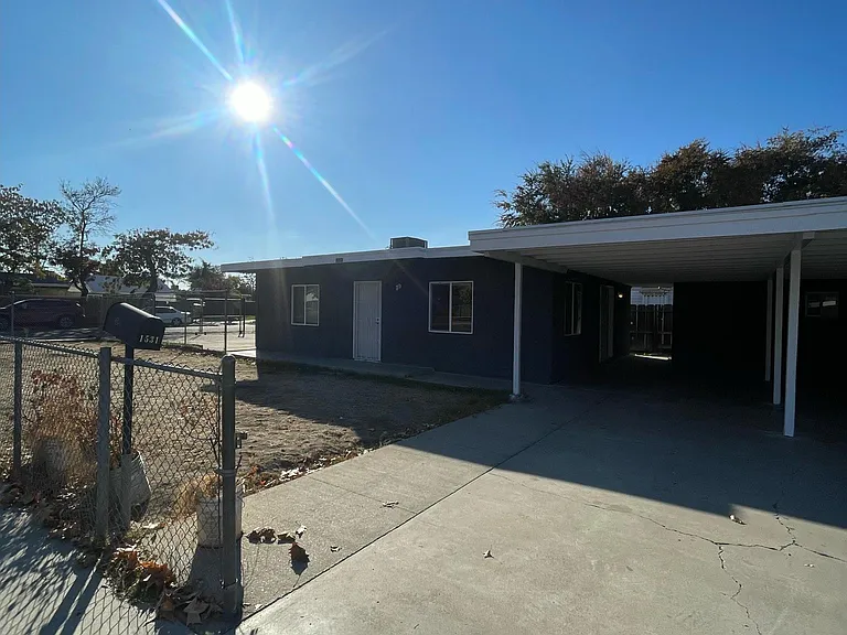 1531 N Fresno St — Photo 3