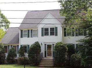 33 Berkshire Rd, Framingham, MA 01702