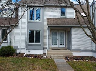12514 Fanleaf Ct, Fairfax, VA 22033