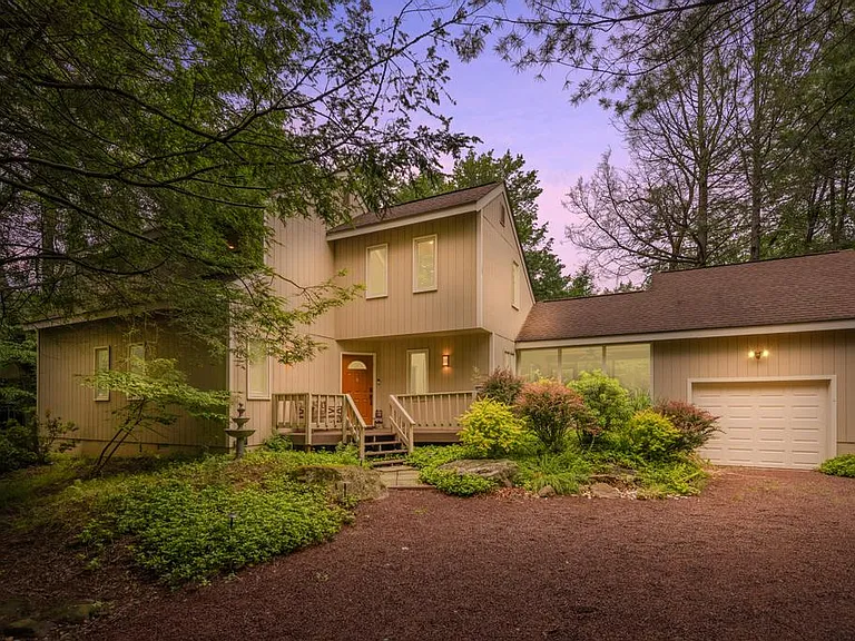155 Tanglewood Dr — Photo 3