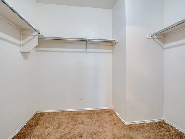 3646 Hawthorne Trl — Photo 17
