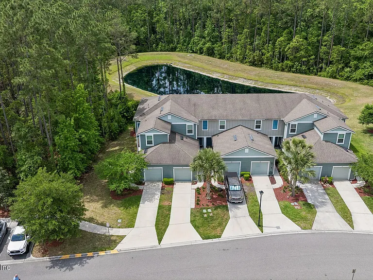 470 Servia Dr — Photo 29