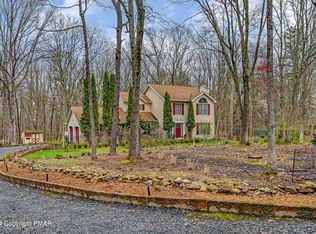 336 Pin Oak Rd, Stroudsburg, PA 18360