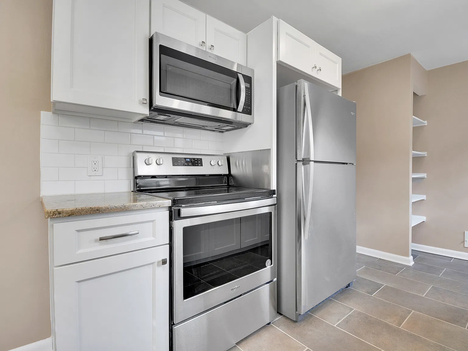 2 bed, 1000 sqft, $1,645 — Photo 4