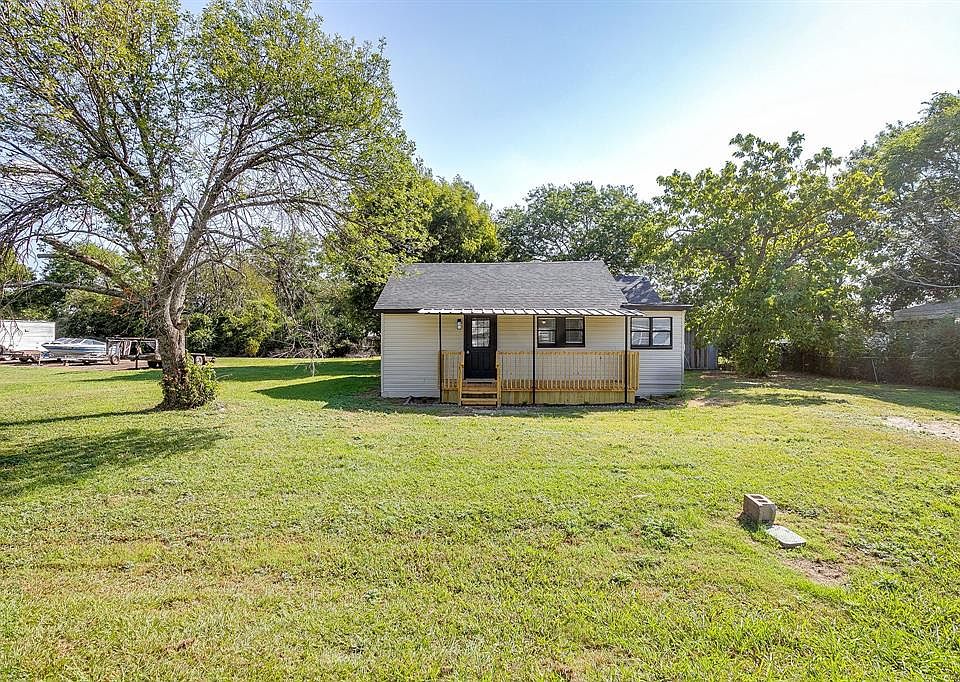 1st image of 707 Harrel Ave #707