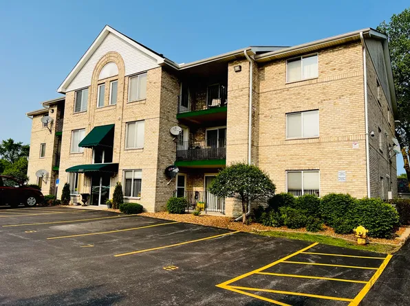 9007 S Roberts Rd APT 3A, Hickory Hills, IL 60457