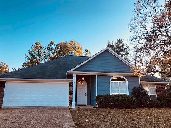 2nd image of 303 White Oak Dr