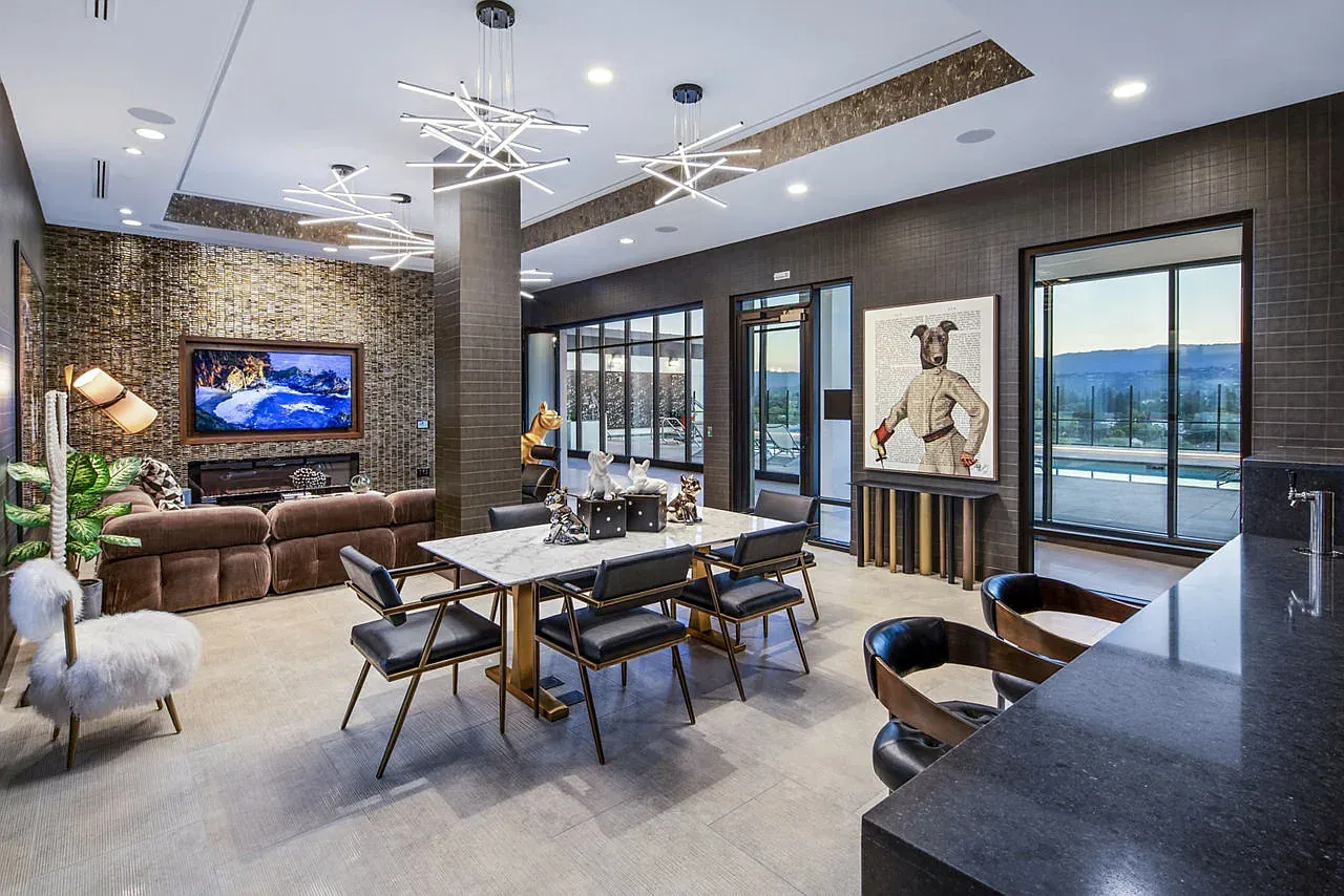 1 bed, 900 sqft, $4,600 — Photo 3