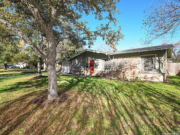 2nd image of 415 DAWNRIDGE DR