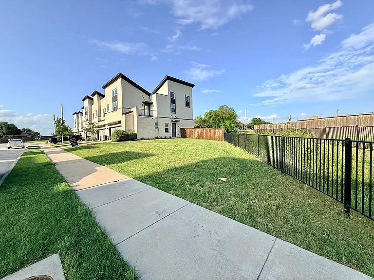Yard on front of the house.
