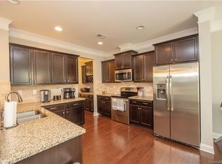 201 Flatrock Ln, Holly Springs, NC 27540